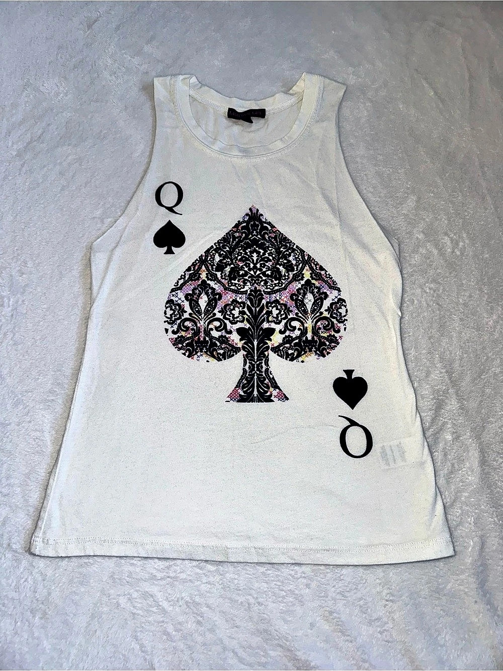 Womens Material Girl XS Queen of Spades Velvet Graphic White Tank Top